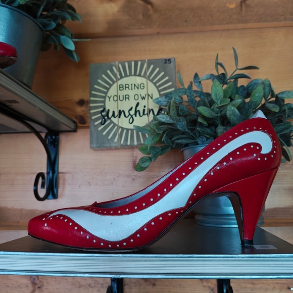 Evan Picone Vintage Leather Scalloped Spectator Pumps Red White Heels Chic Sz 5M - Picture 2 of 10